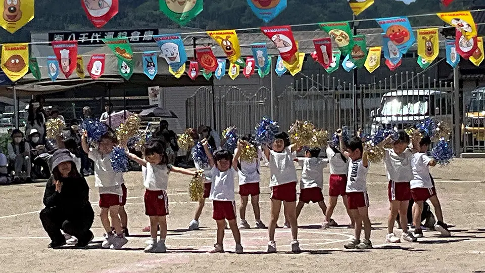 やちよ保育園 なかよし運動会 お遊戯の様子
